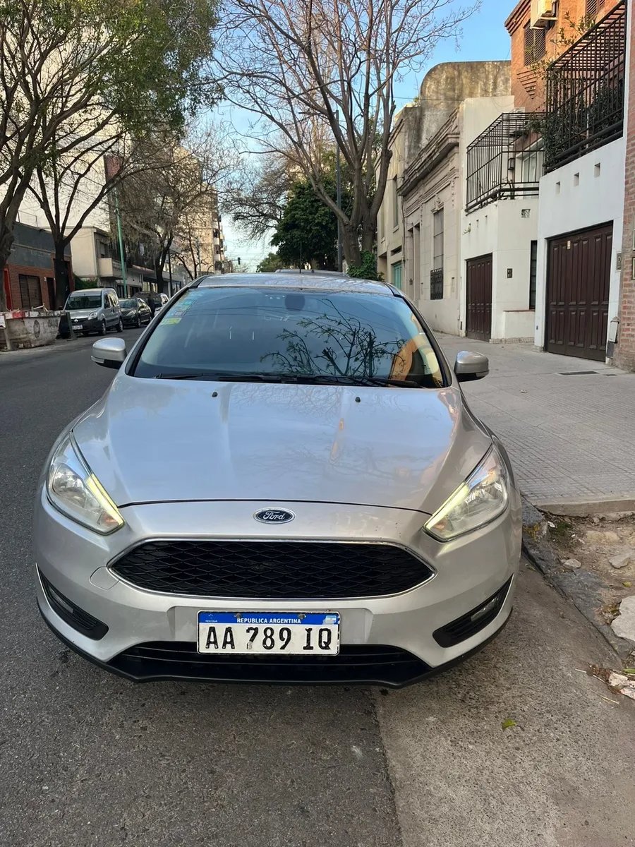 Ford Focus SE