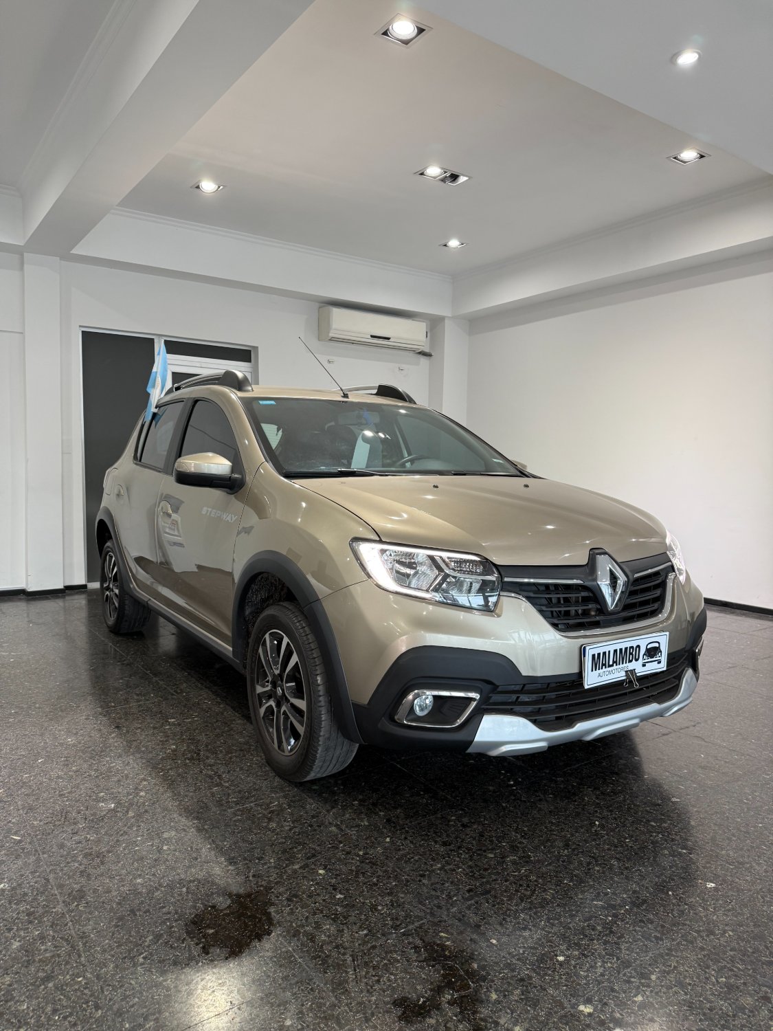 Renault SANDERO STEPWAY 1.6 Dynamique 105 CV