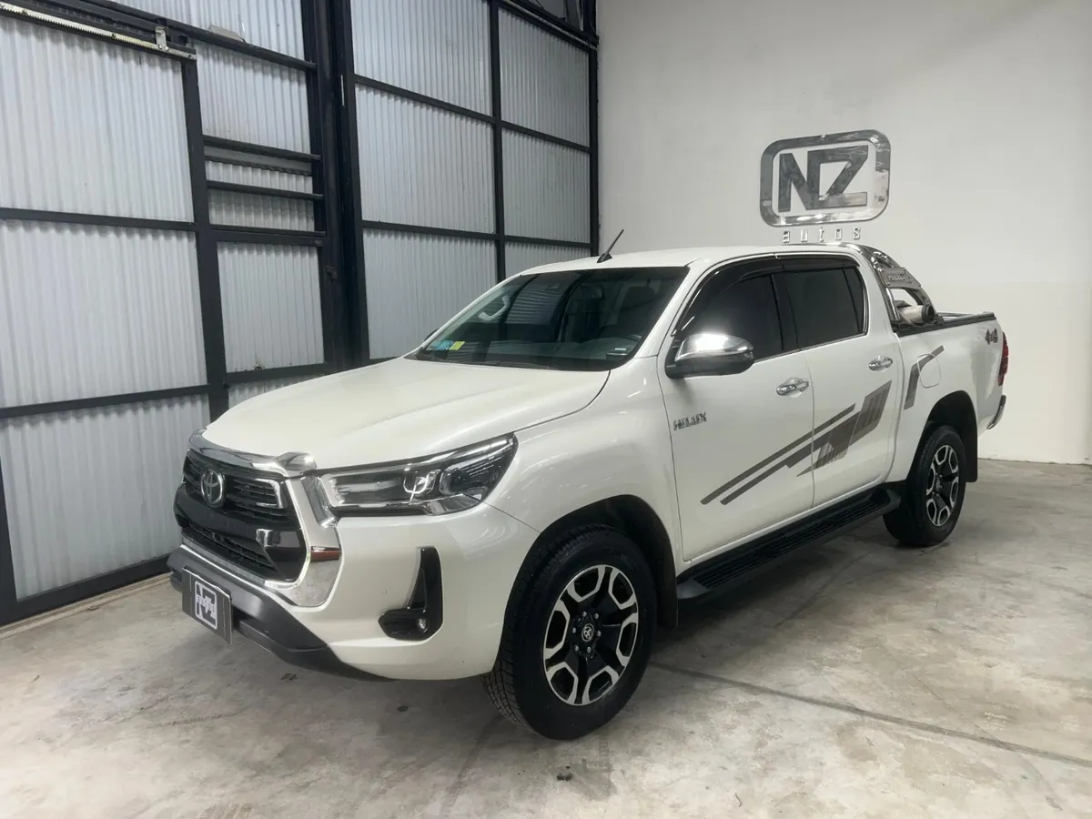 Toyota Hilux 2.8 Srx At Tdi dc 4x4 — foto principal