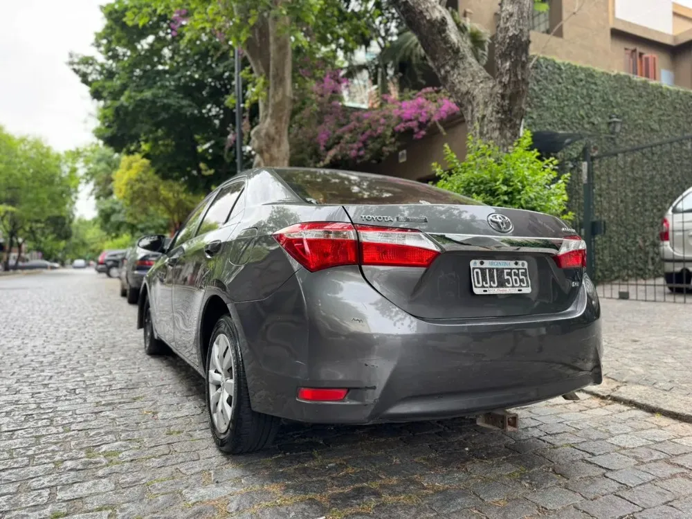 Toyota Corolla 1.8 Xli Mt 140cv — foto 17
