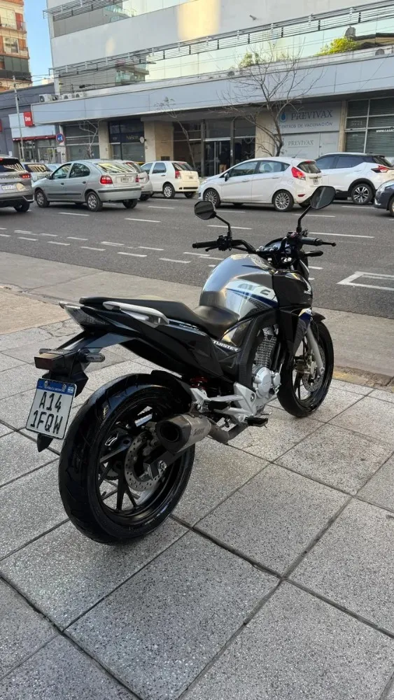 Honda Cb 250 Twister — foto 8