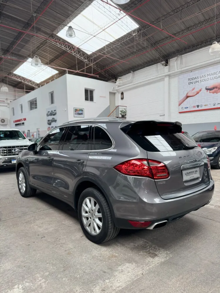 Porsche CAYENNE S HYBRID — foto 8