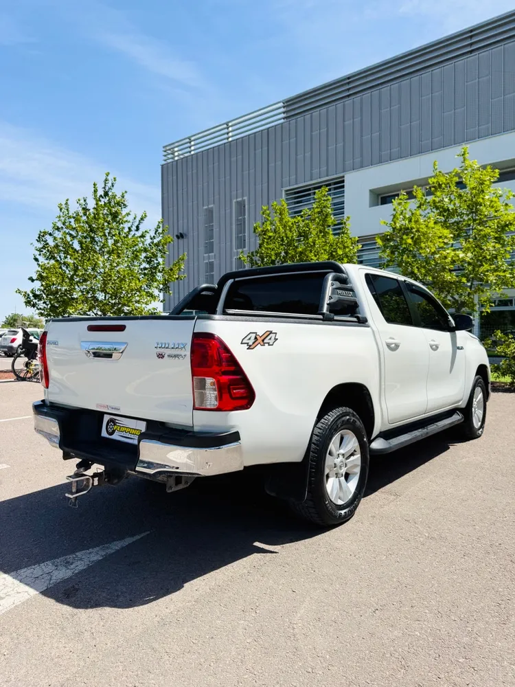 Toyota HILUX SRV 2.8 — foto 6