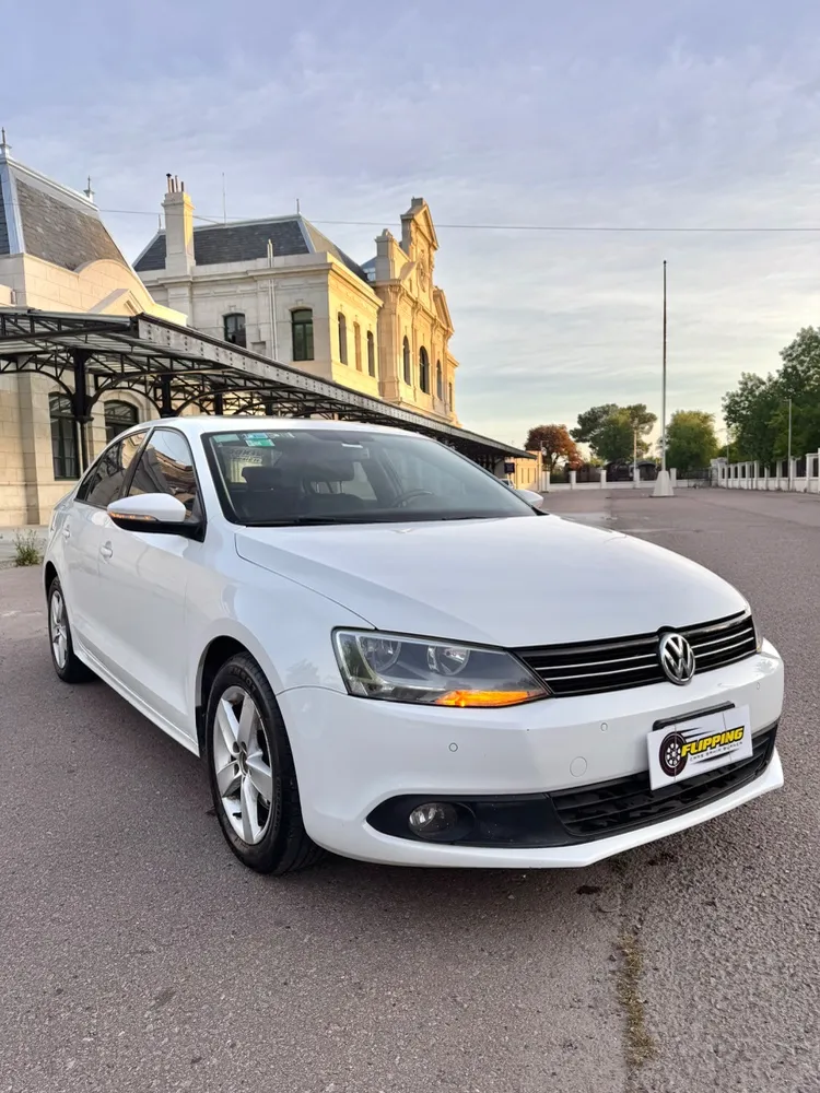 Volkswagen Vento 2.5 Versión Cuero — foto 5
