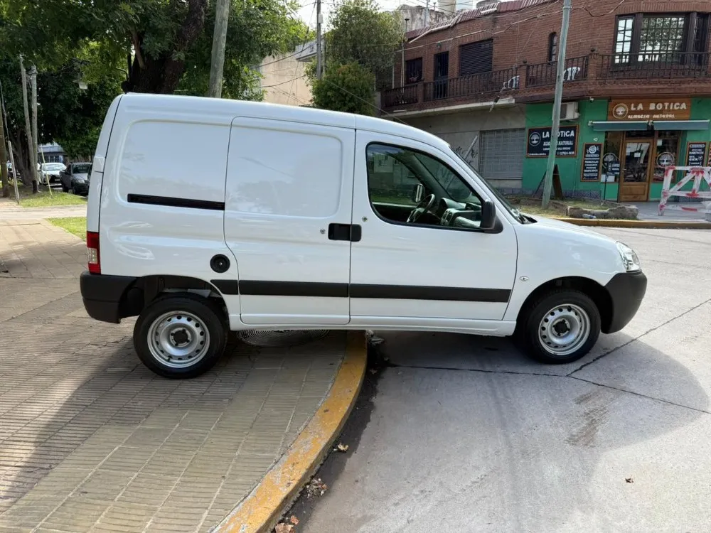 Peugeot Partner Furgón — foto 7