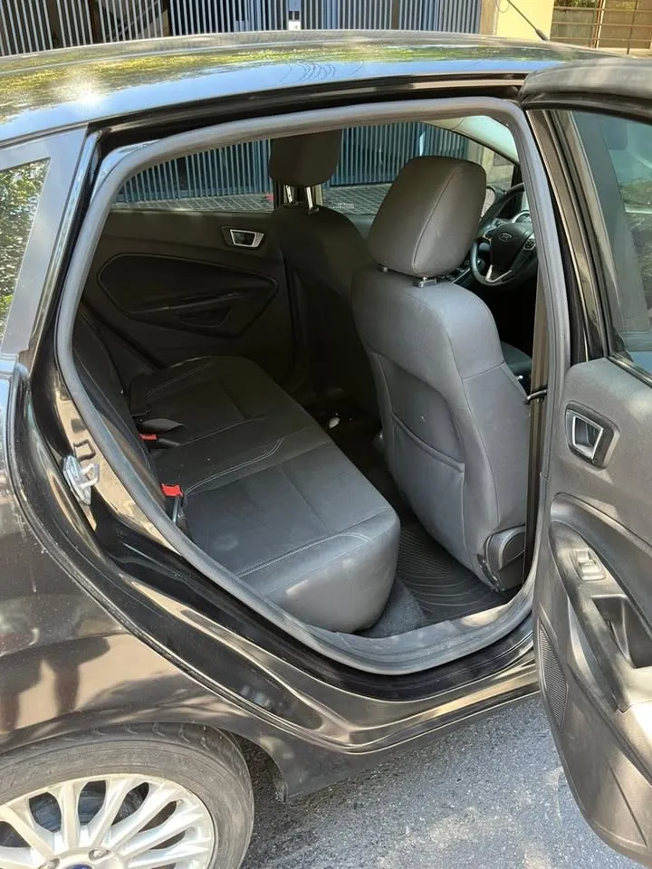 Ford Fiesta SE — foto 14