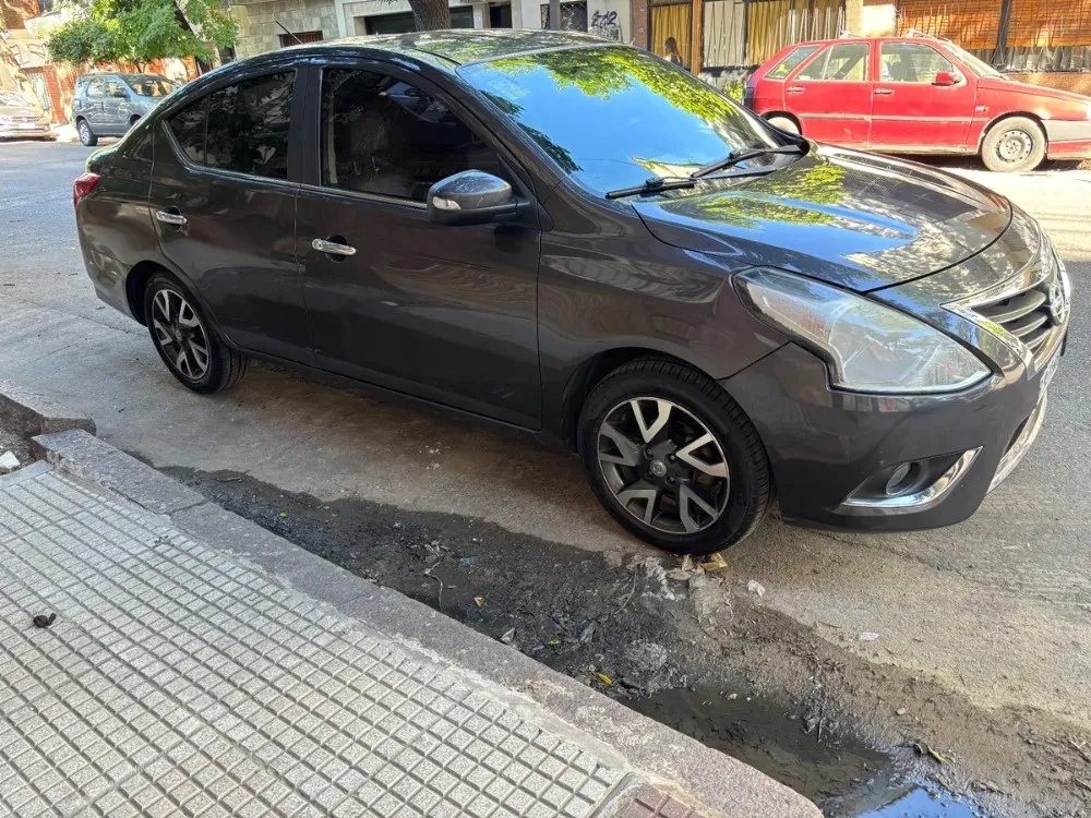 Nissan Versa Exclusive  — foto 11