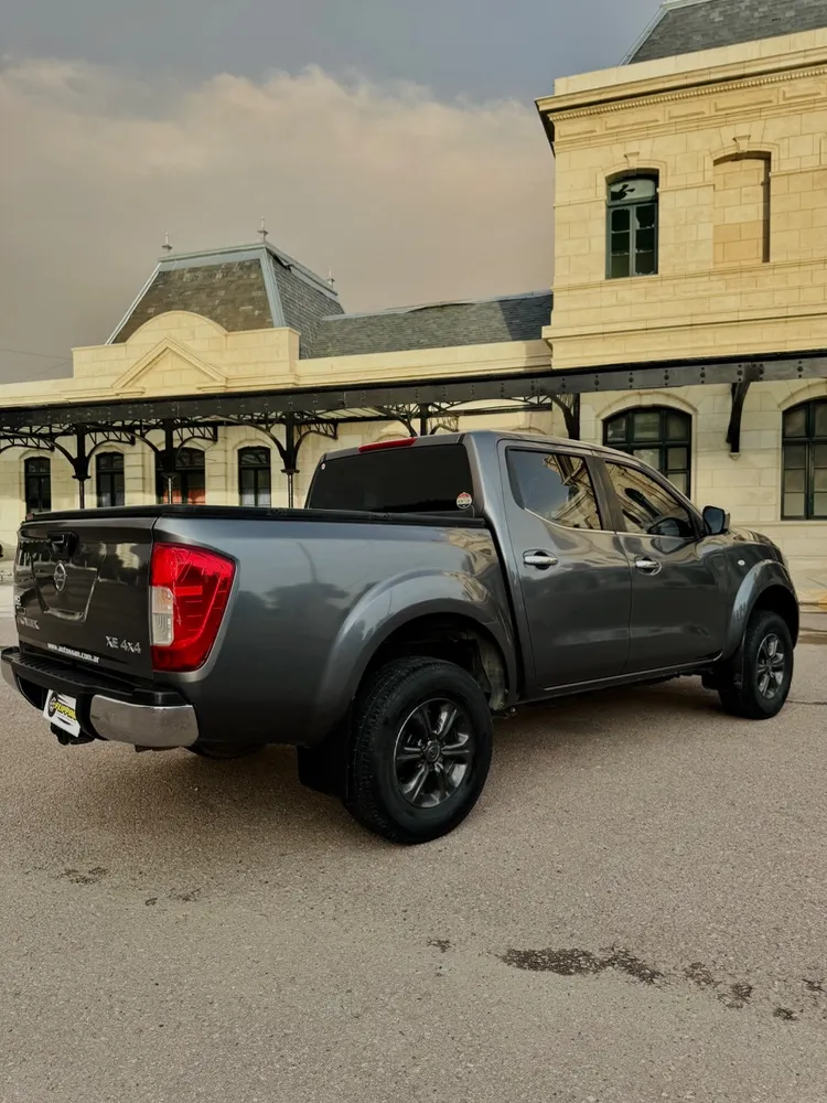 Nissan Frontier XE — foto 12