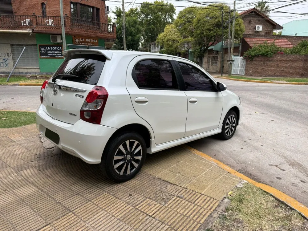 Toyota ETIOS PLATINUM 1.5 4 A/T — foto 5