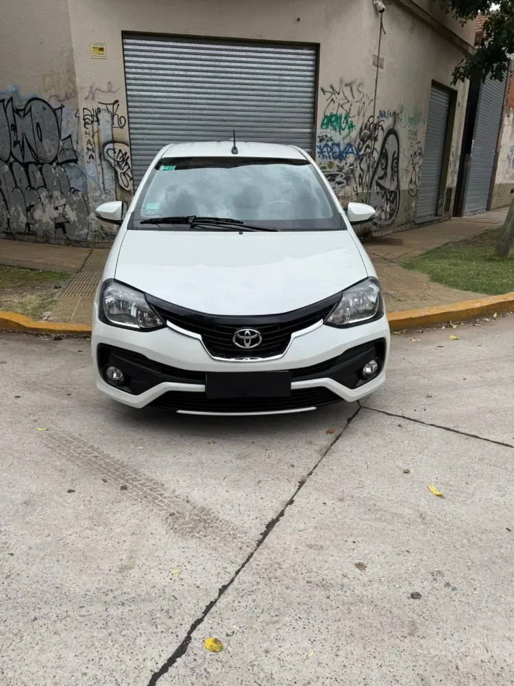 Toyota ETIOS PLATINUM 1.5 4 A/T — foto 8
