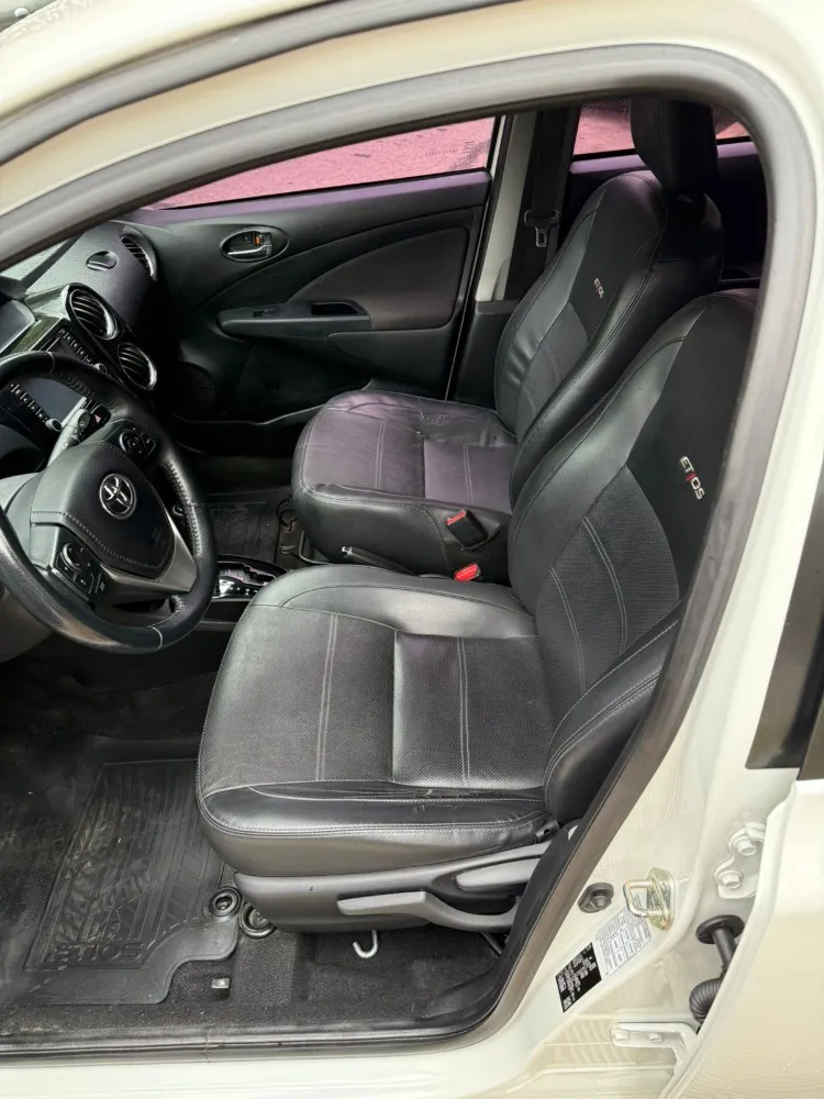 Toyota ETIOS PLATINUM 1.5 4 A/T — foto 9