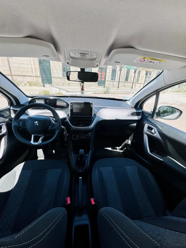 Peugeot 208 Allure — foto 2