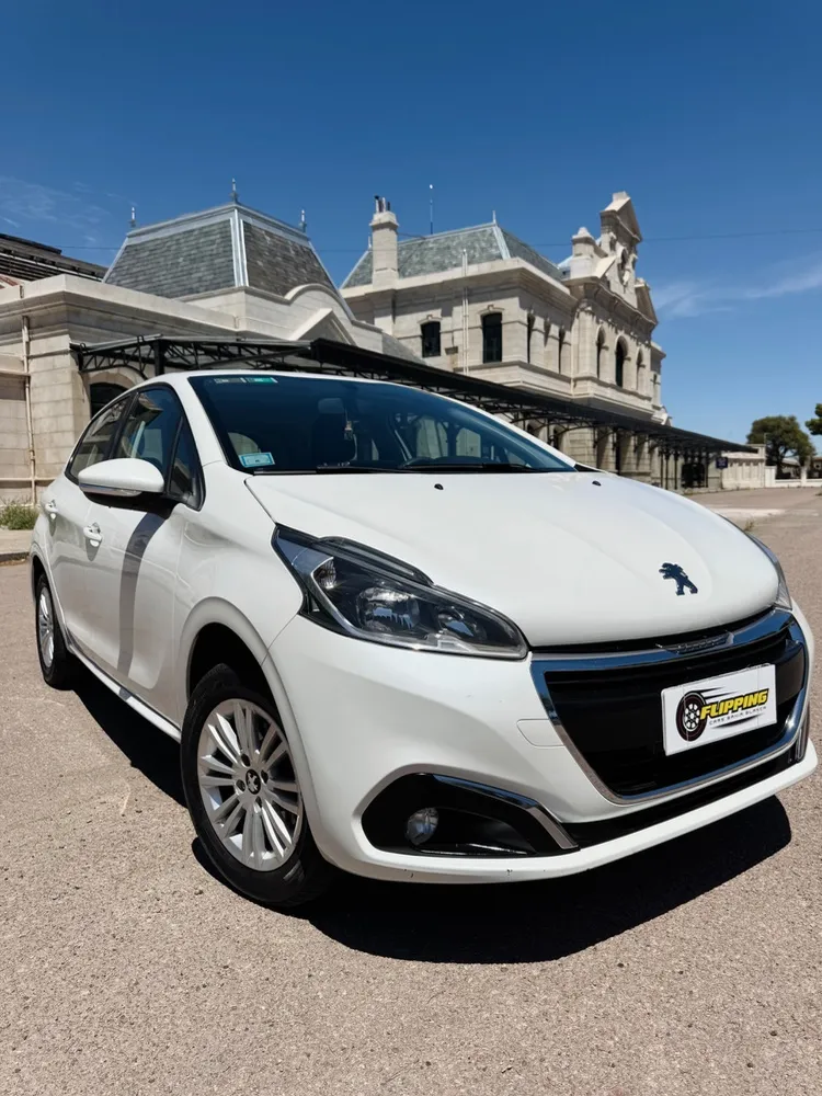 Peugeot 208 Allure — foto 6