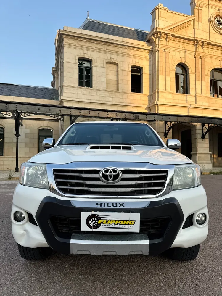 Toyota Hilux SRV — foto 2