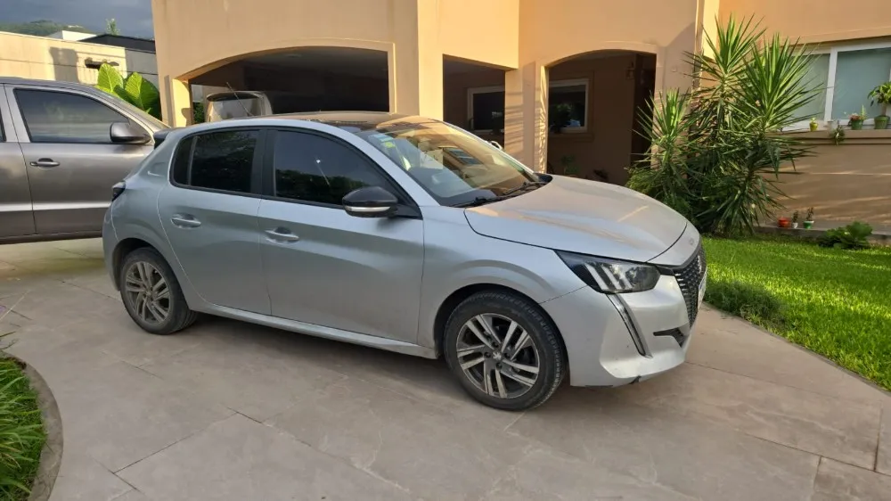 Peugeot 208 Feline 1.6 Tiptronic — foto 4