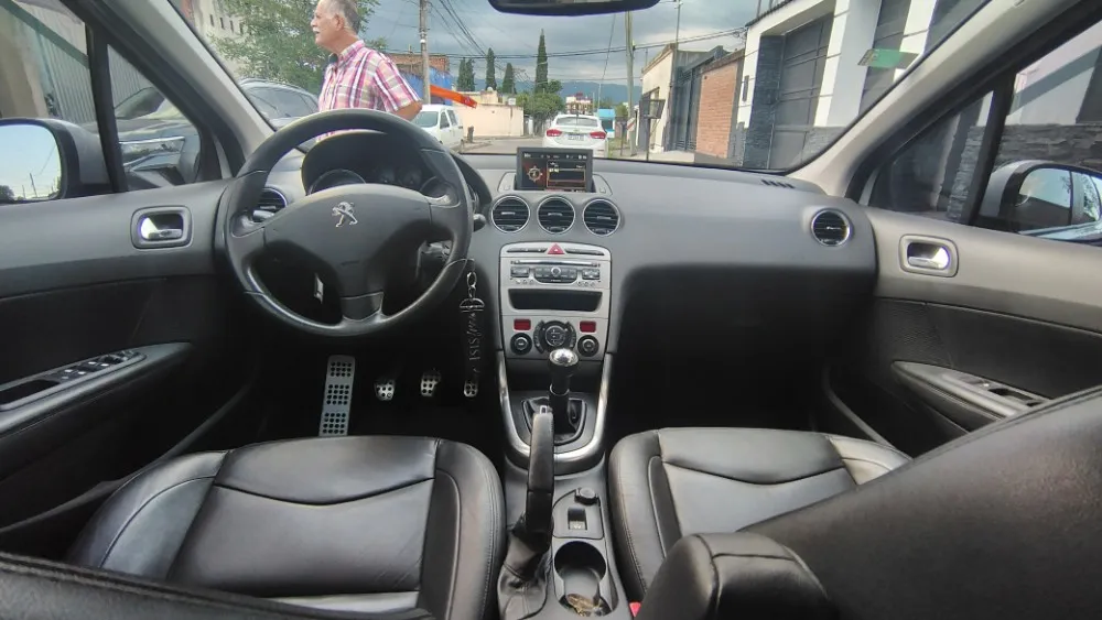 Peugeot 308 Feline 2.0 — foto 2