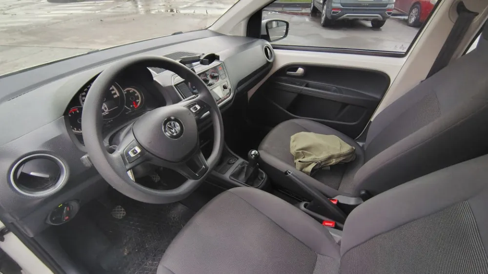 Volkswagen UP HIGH 1.0 — foto 4