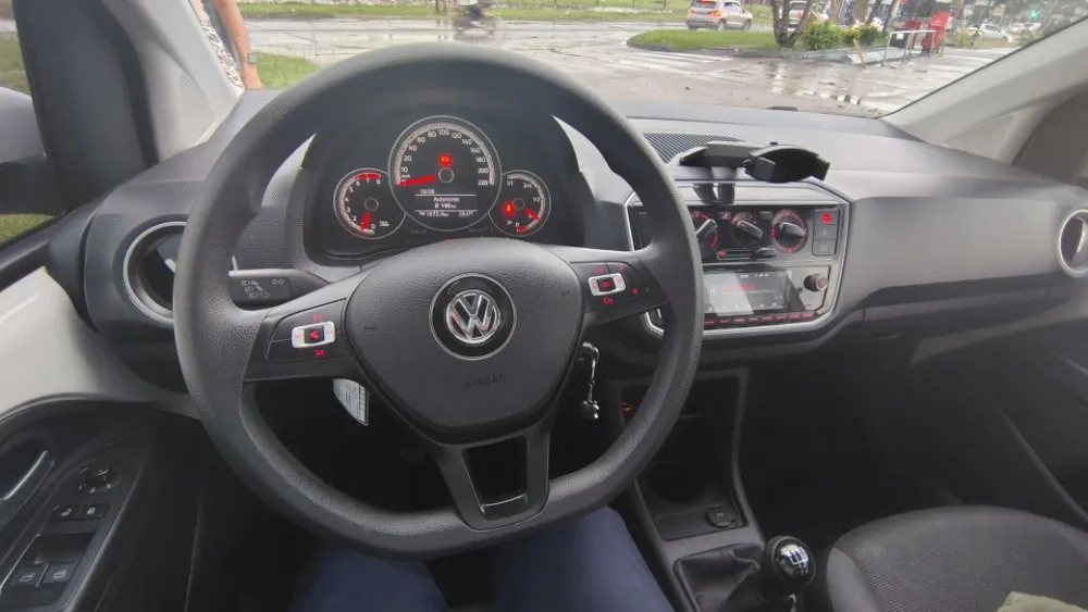 Volkswagen UP HIGH 1.0 — foto 7