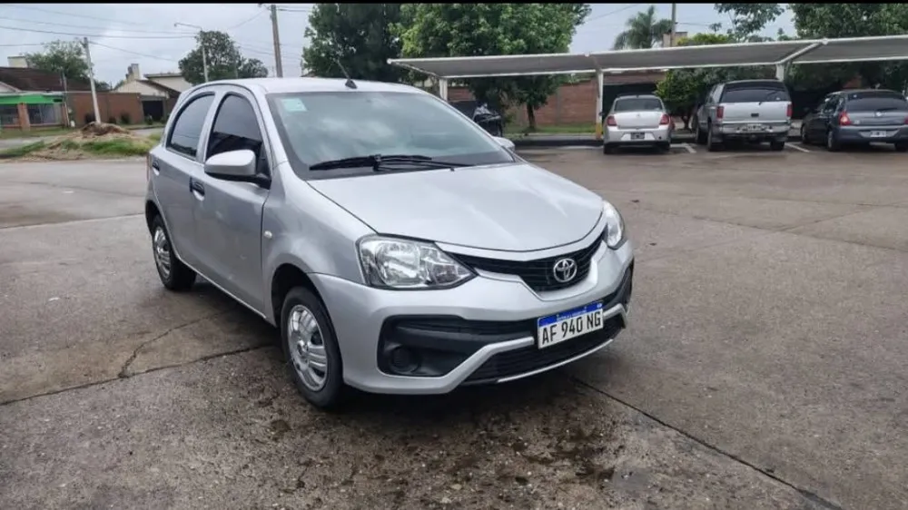 Toyota ETIOS  X 1.5 — foto 2