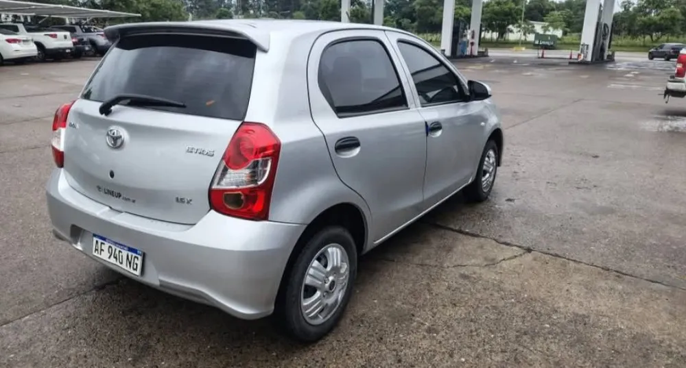 Toyota ETIOS  X 1.5 — foto 3
