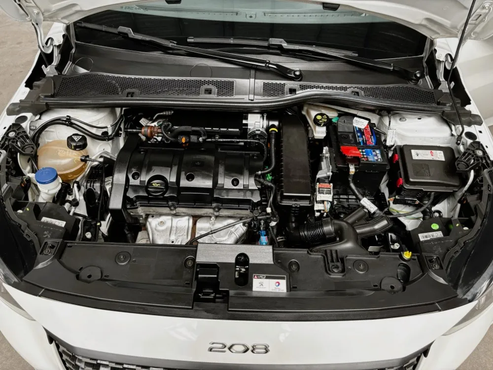 Peugeot 208 1.6 Feline Tiptronic — foto 7