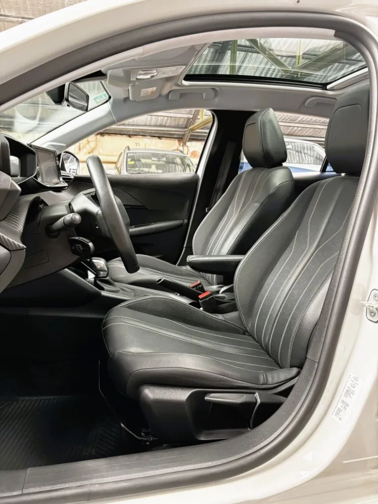 Peugeot 208 1.6 Feline Tiptronic — foto 12