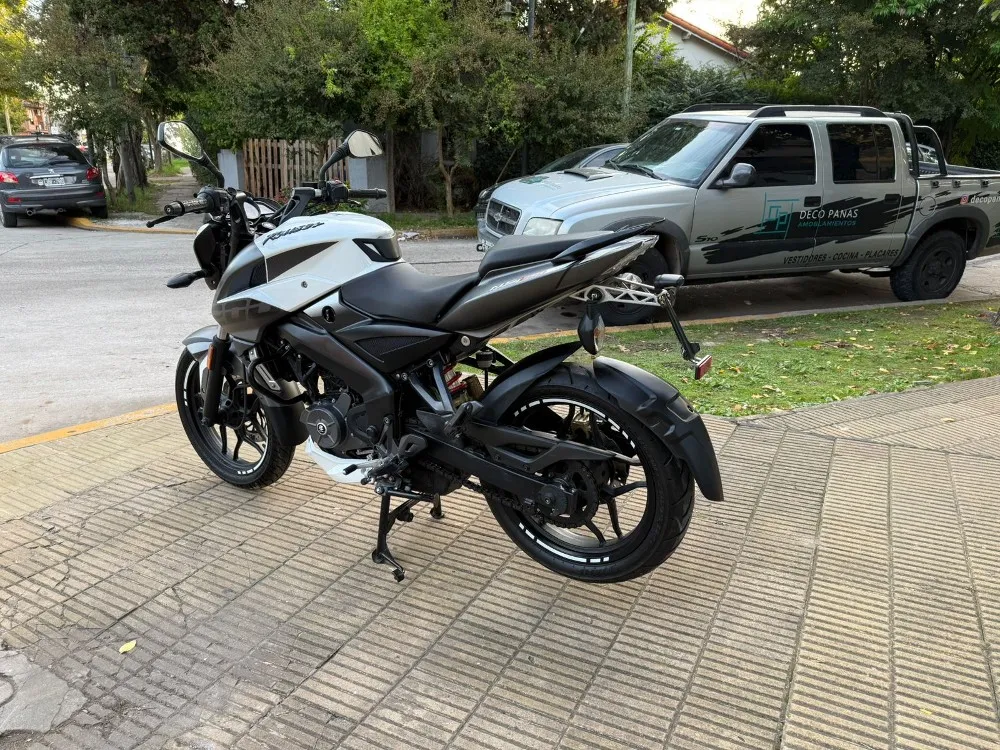Bajaj ROUSER NS200 ROUSER NS200 — foto 3
