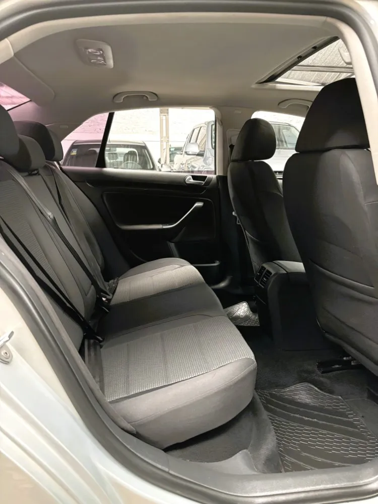 Volkswagen Vento 2.5 Advance Tiptronic 170cv — foto 15
