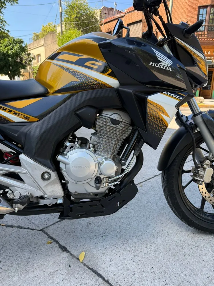Honda CB 250 TWISTER CB 250 TWISTER — foto 12