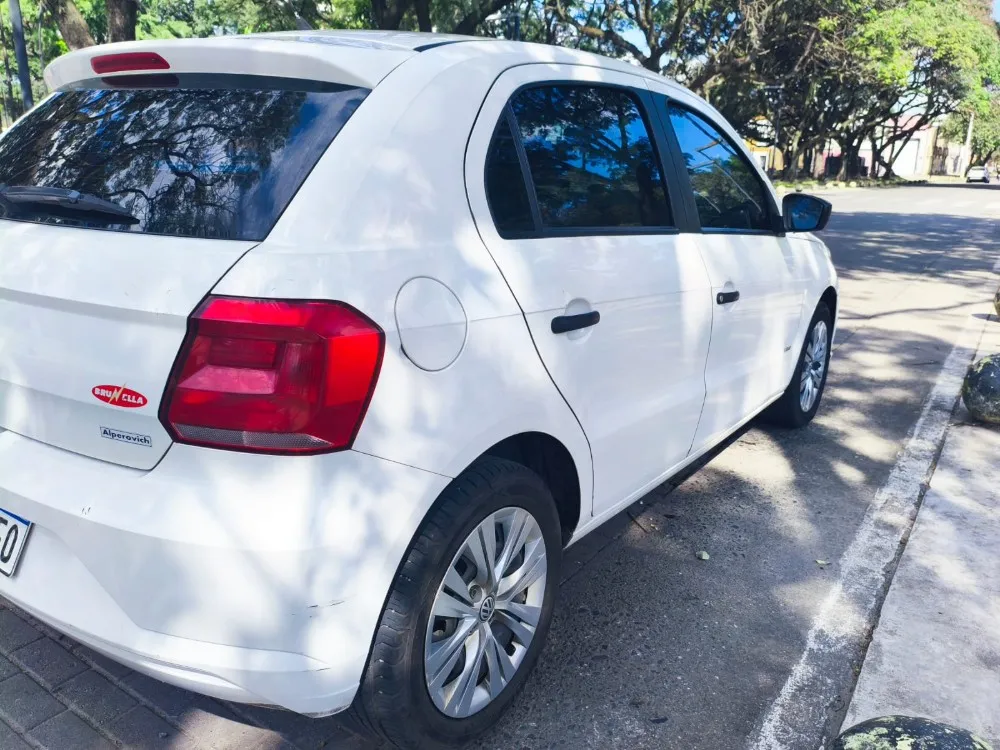 Volkswagen GOL  TRENDLIENE 1.6 5 PTAS  — foto 3