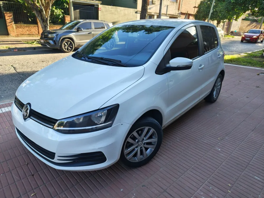 Volkswagen FOX COMFORT CONECT 1.6  5 PTAS — foto 3