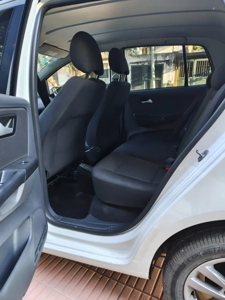 Volkswagen FOX COMFORT CONECT 1.6  5 PTAS — foto 4