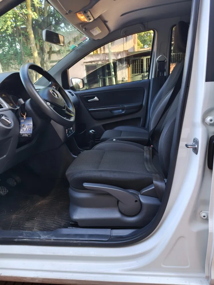 Volkswagen FOX COMFORT CONECT 1.6  5 PTAS — foto 5