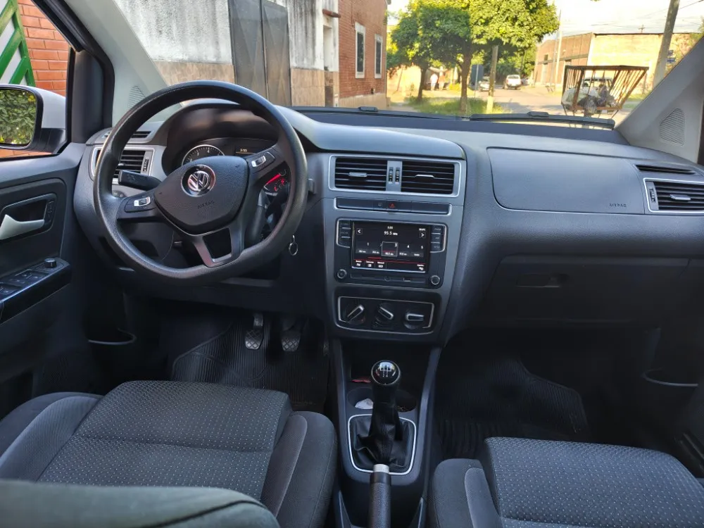 Volkswagen FOX COMFORT CONECT 1.6  5 PTAS — foto 7