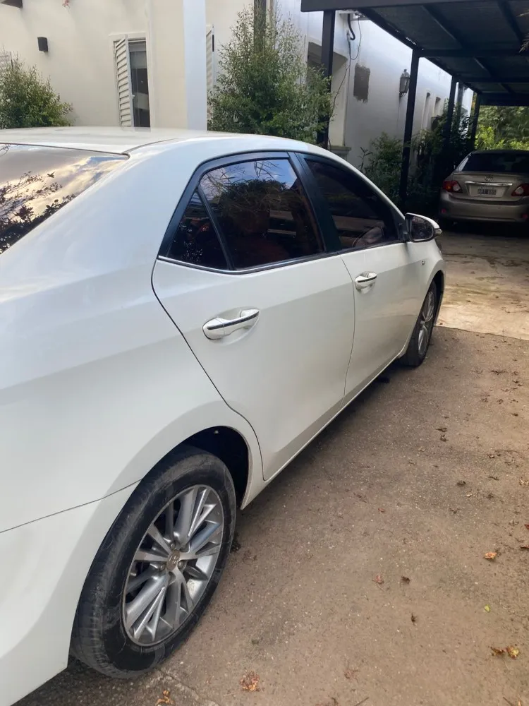 Toyota COROLLA  SEG CVT 1.8 — foto 2