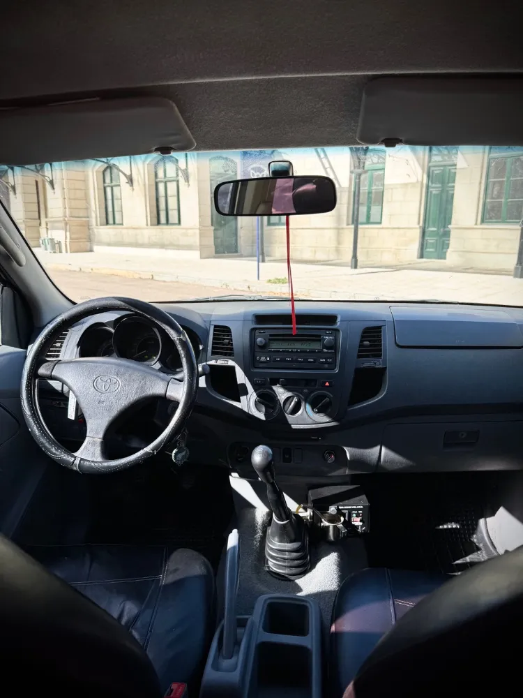 Toyota Hilux — foto 4