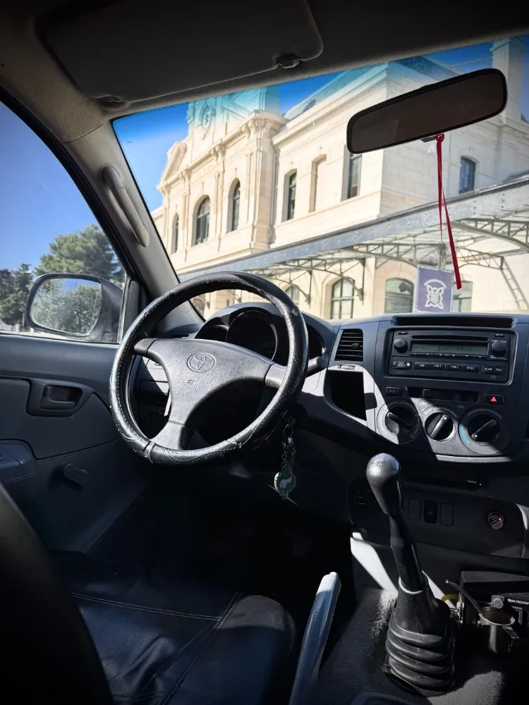 Toyota Hilux — foto 5
