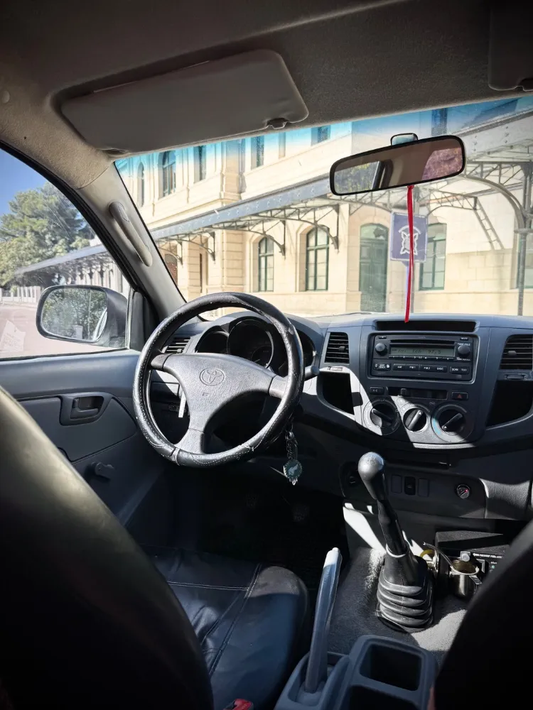Toyota Hilux — foto 8
