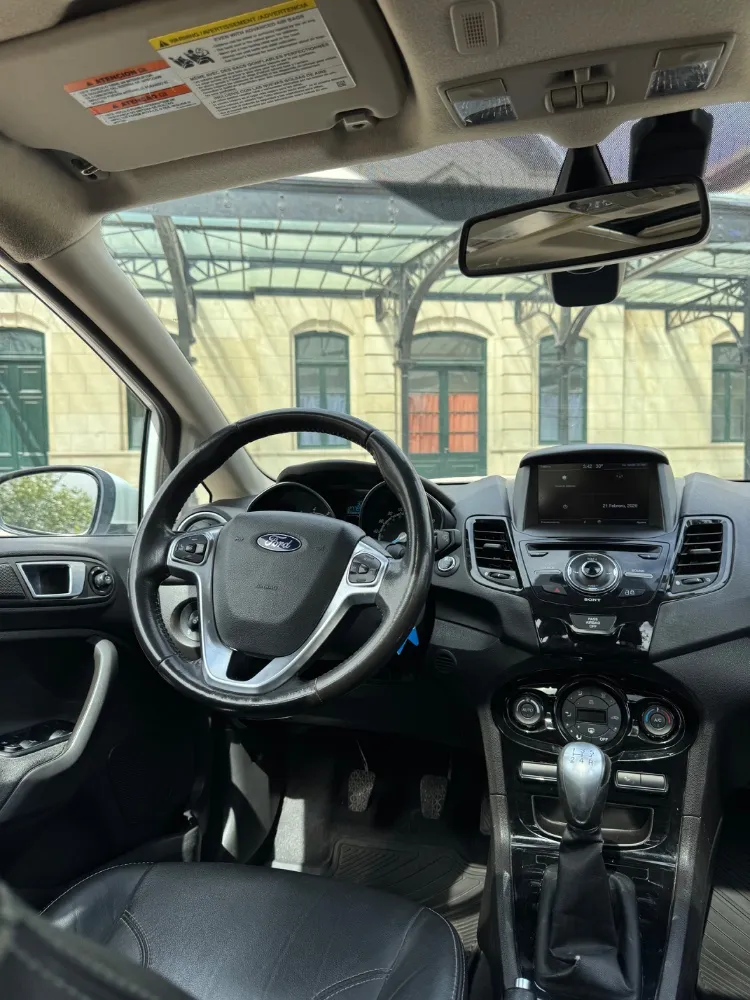 Ford Fiesta Titanium — foto 7