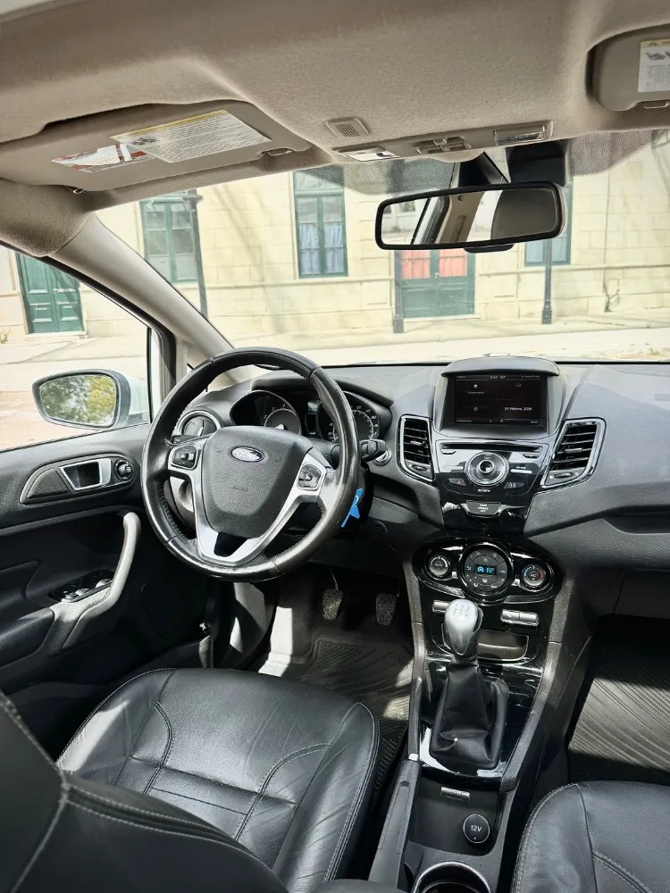 Ford Fiesta Titanium — foto 9