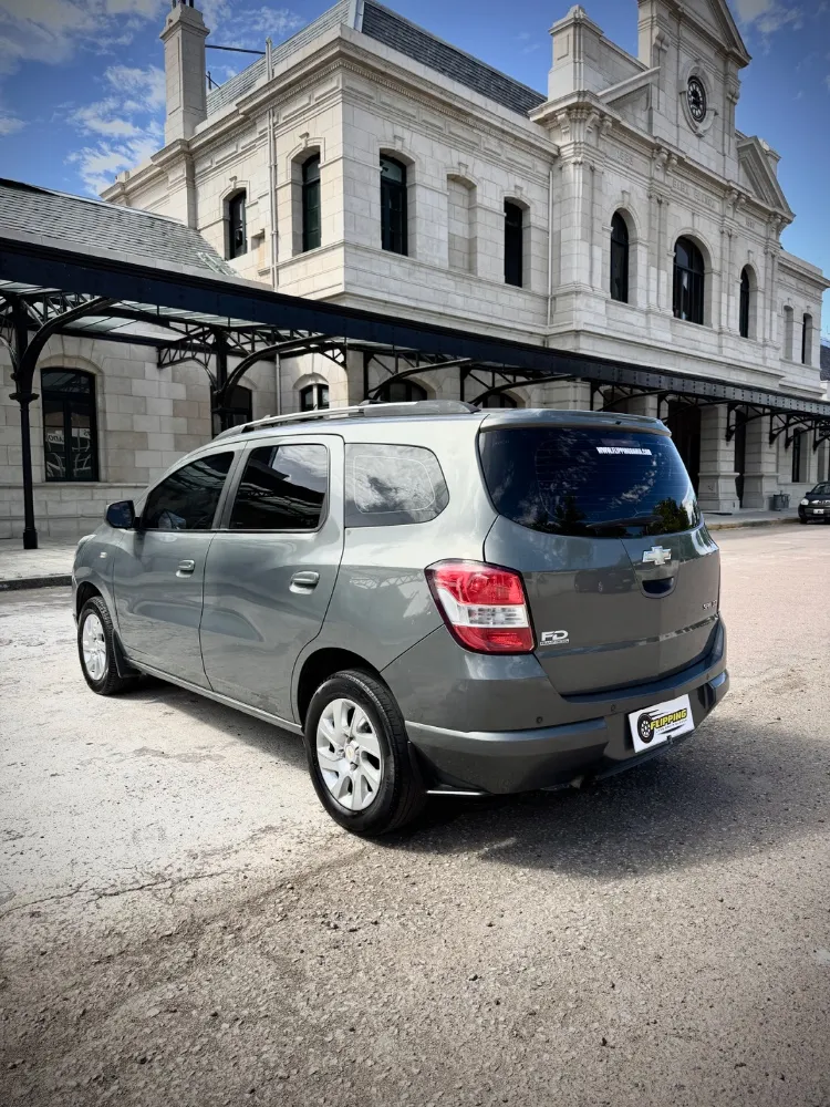Chevrolet Spin LTZ — foto 9