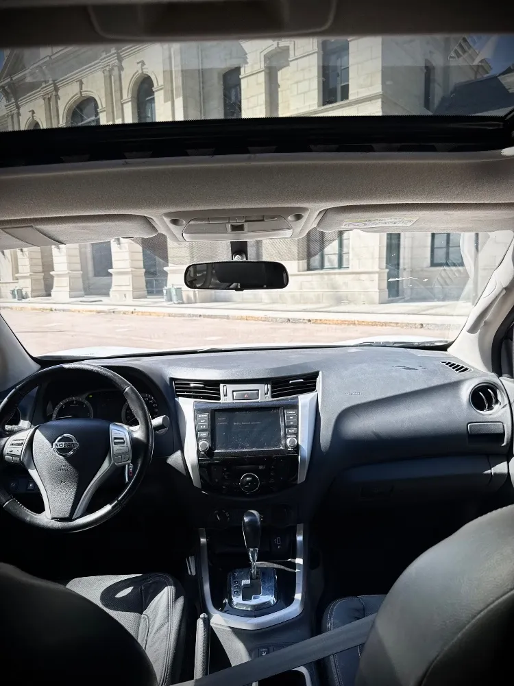 Nissan Frontier LE 4x4 — foto 4