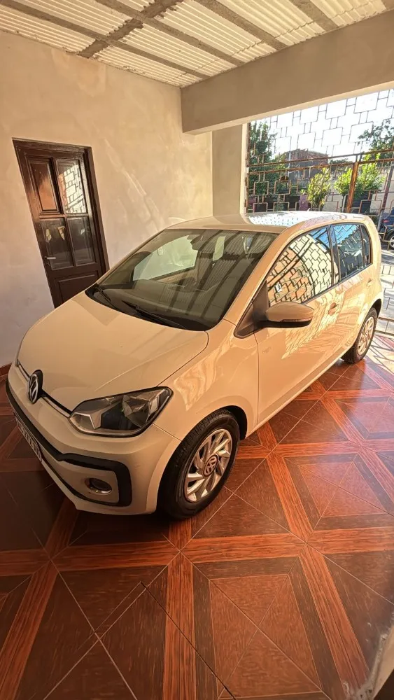 Volkswagen UP HIGH 1.0 5 PTAS — foto 5