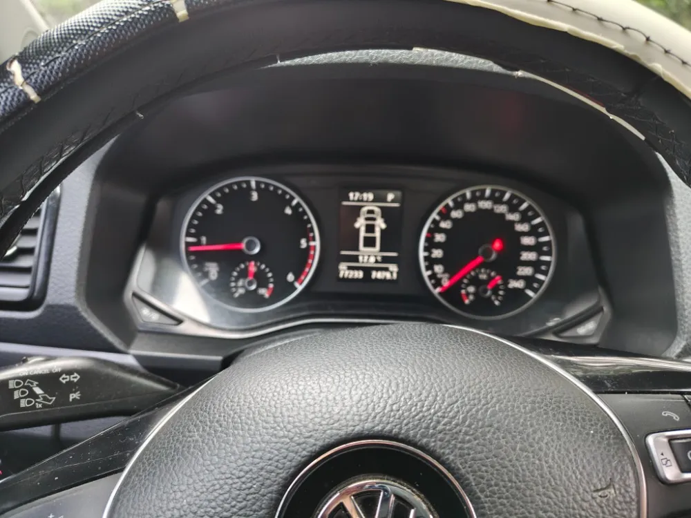 Volkswagen AMAROK  CONFORT 2.0 180 CV AT 4x2  — foto 2