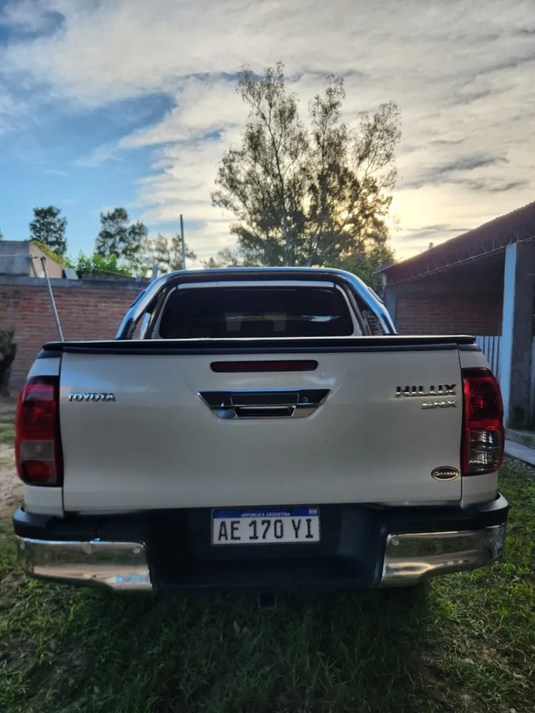 Toyota Hilux  2.8 SRX 4X2  6 MT — foto 2