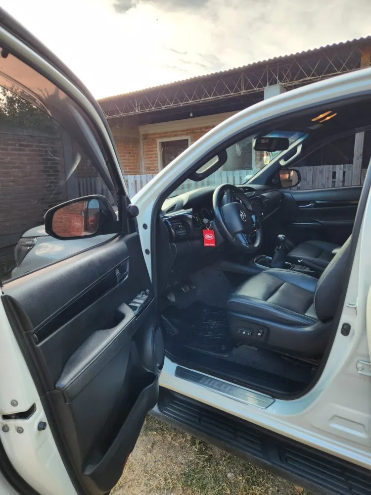 Toyota Hilux  2.8 SRX 4X2  6 MT — foto 5