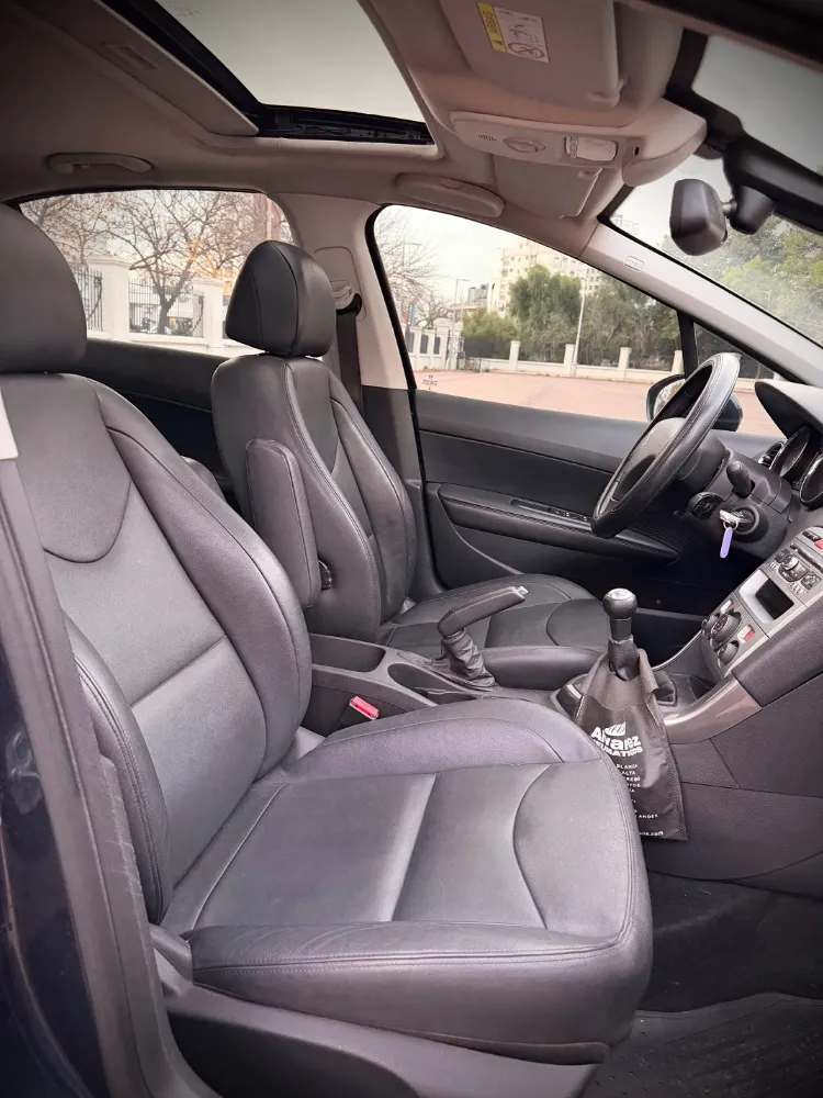 Peugeot 408 Allure — foto 9
