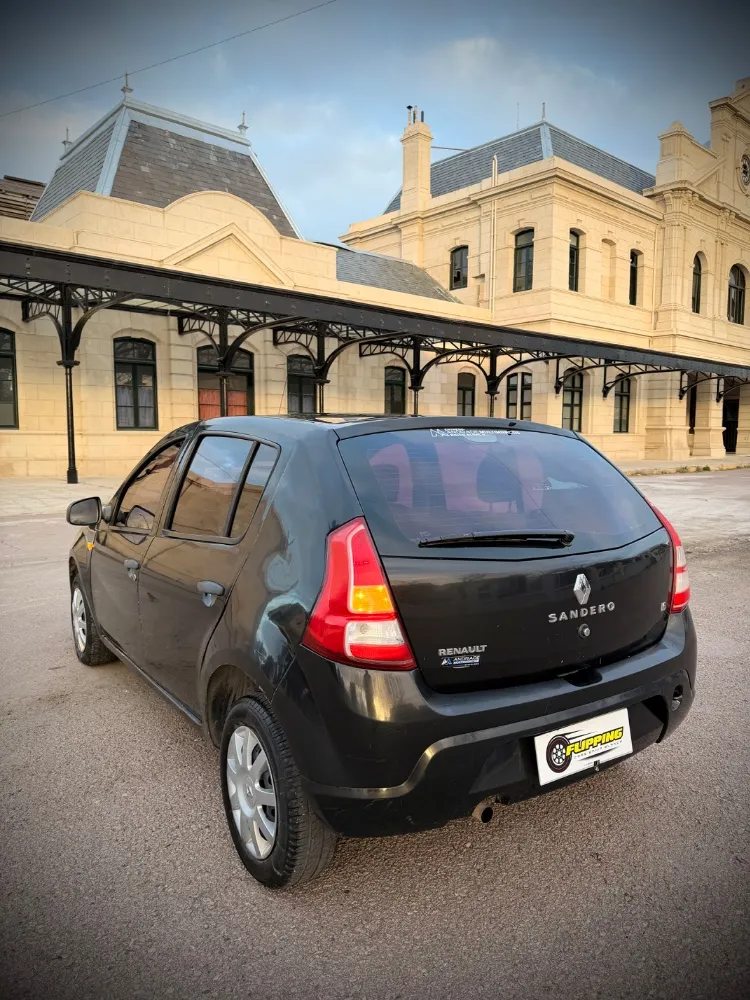 Renault Sandero — foto 6