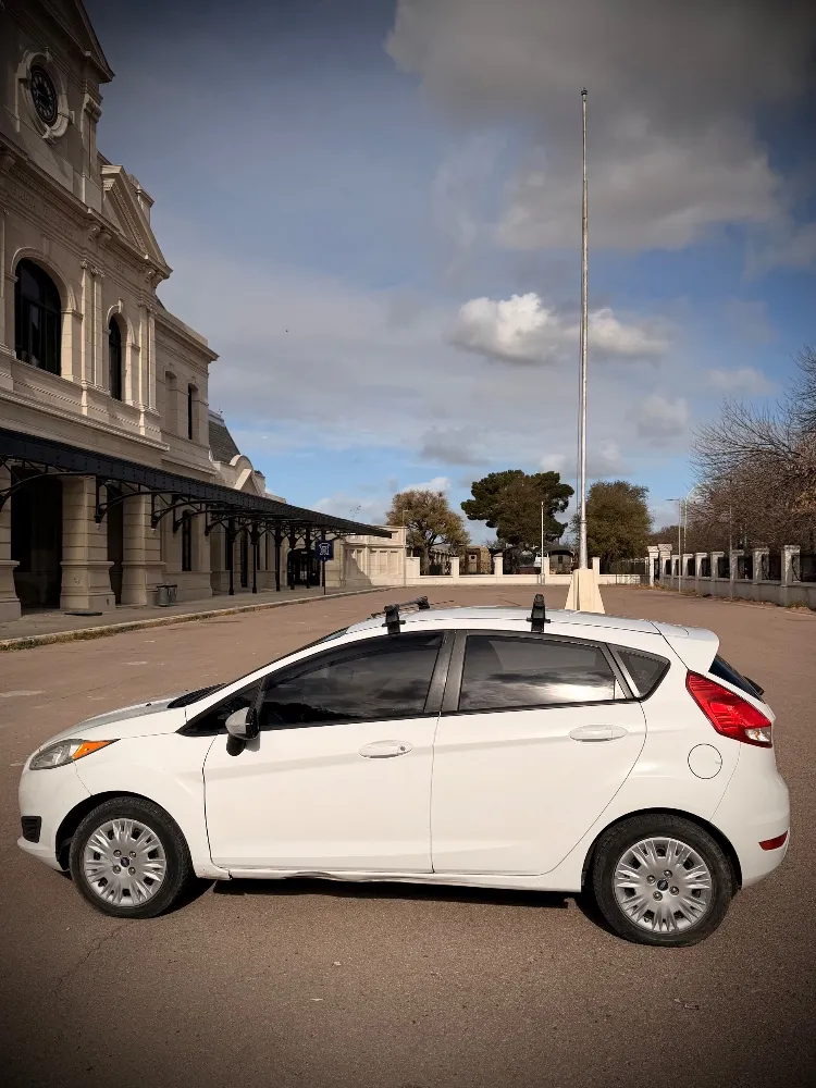 Ford Fiesta Kinetic — foto 2