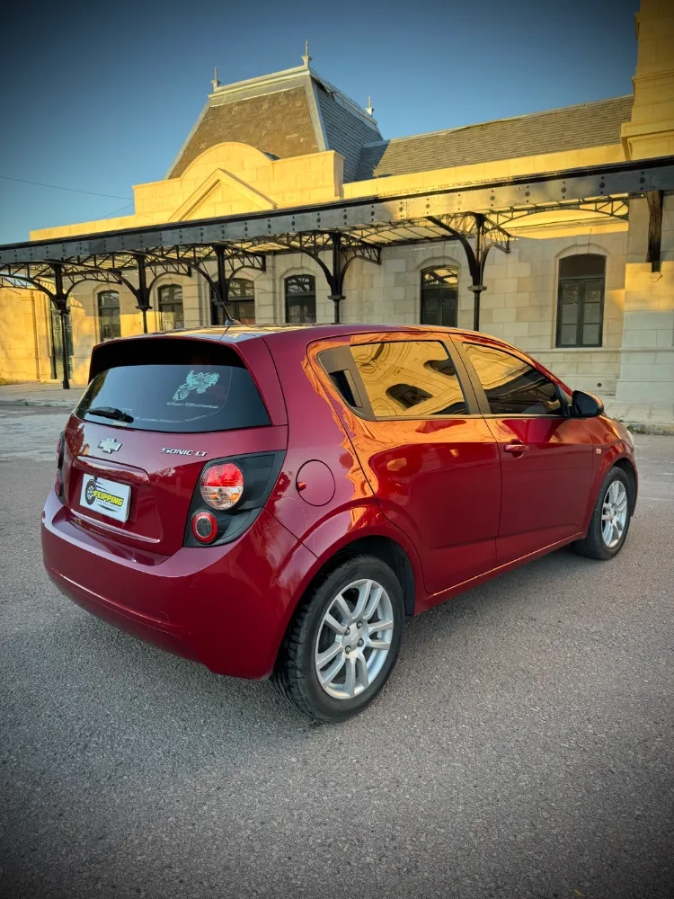 Chevrolet Sonic LT — foto 8
